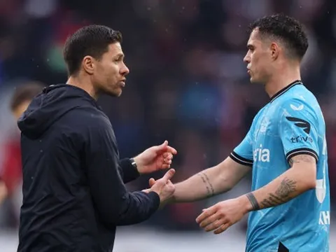 Sếp lớn Bayer Leverkusen tự tin giữ chân Xabi Alonso