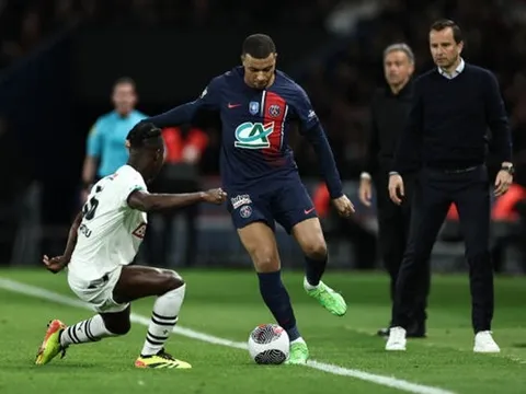 Huấn luyện viên Rennes ngả mũ trước Kylian Mbappe