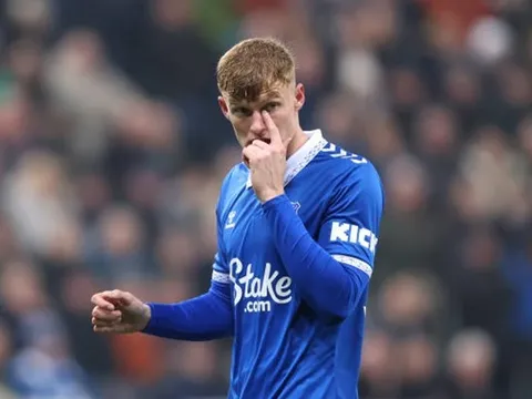 Lên tiếng về tương lai, sao trẻ Everton khiến M.U và Real chưng hửng