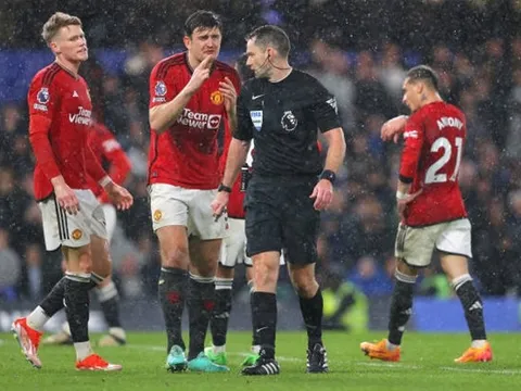 Rio Ferdinand chỉ trích M.U sau trận thua cay đắng trước Chelsea
