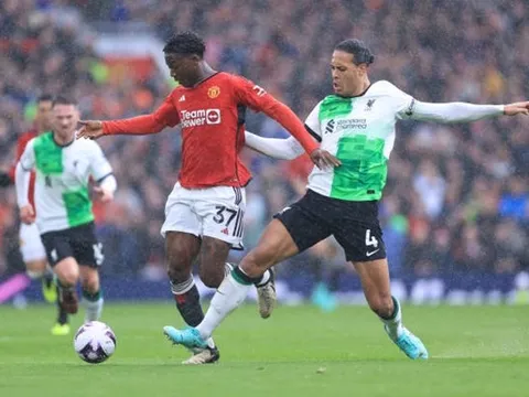 Người thắng kẻ thua sau trận M.U 2-2 Liverpool