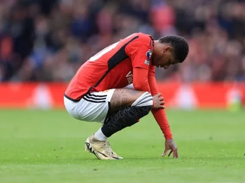 Wayne Rooney thất vọng với Marcus Rashford