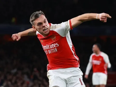Người hùng của Arsenal không vui với trận hòa nhọc nhằn trước Bayern Munich