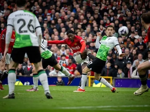 Sút tung lưới Liverpool, Kobbie Mainoo bất ngờ lên tiếng xin lỗi