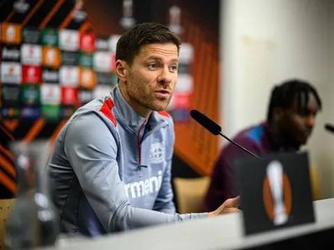 Xabi Alonso chia sẻ lý do quyết định ở lại Bayer Leverkusen
