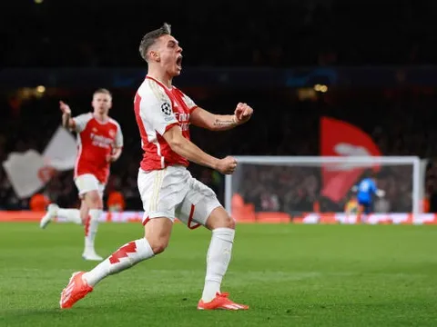 Ray Parlour ca ngợi siêu dự bị của Arsenal