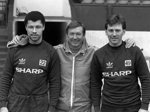 "M.U đã đề nghị 100.000 bảng để tôi giải nghệ"