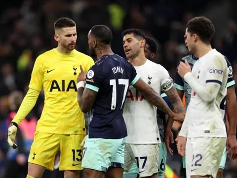 Sao Tottenham "cà khịa" Ivan Toney sau chiến thắng