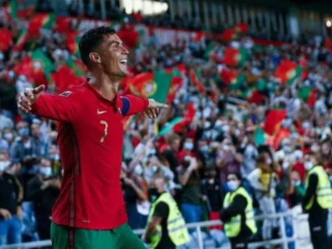 Ghi hat-trick vào lưới Luxembourg, Ronaldo lập thêm kỷ lục