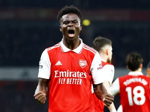 Saka là viên gạch tốt để Arsenal xây chắc tương lai