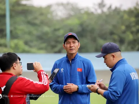 Giao 'bài tập' cho cầu thủ ngày Tết, HLV Nhật Bản nói thẳng yêu cầu