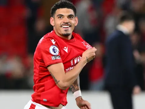 Tottenham tăm tia số 10 tài năng