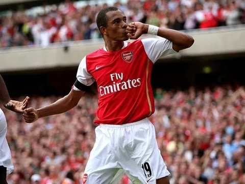 Gilberto Silva chỉ ra tiền vệ phòng ngự số 1 thế giới