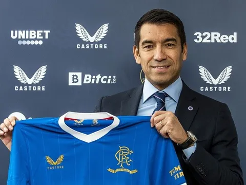 CHÍNH THỨC! Quá tốc độ, HLV thay thế Gerrard xuất hiện