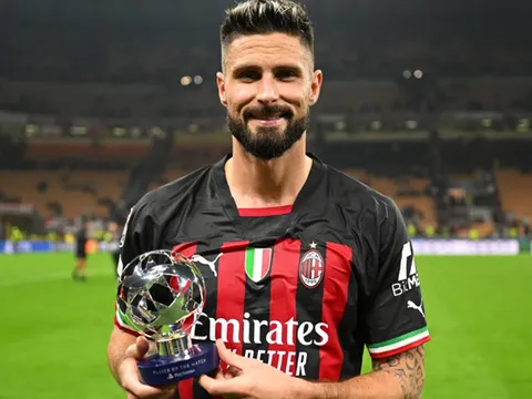 Thi đấu xuất sắc, Giroud được AC Milan trao quà