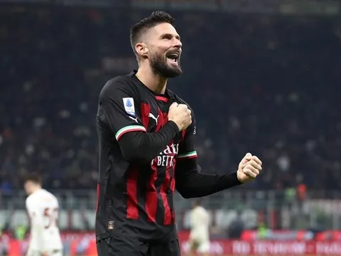 Loại Spurs khỏi C1, Giroud phát biểu với tư cách cựu Pháo thủ