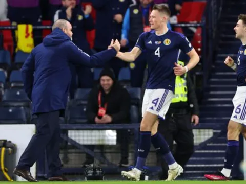 Giúp Scotland giành chiến thắng lịch sử, McTominay được so sánh với Messi
