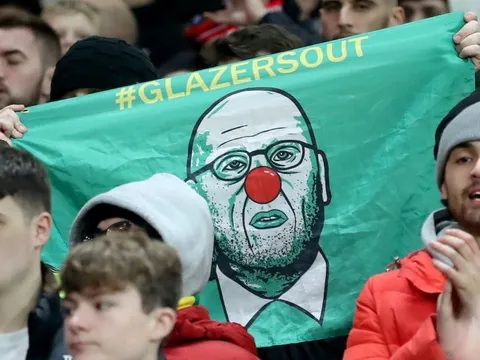 Sir Broughton: M.U, Liverpool khó có giá 5 tỷ bảng vì họ không ở London