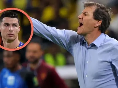 Xung đột với Ronaldo, HLV Al Nassr bị sa thải