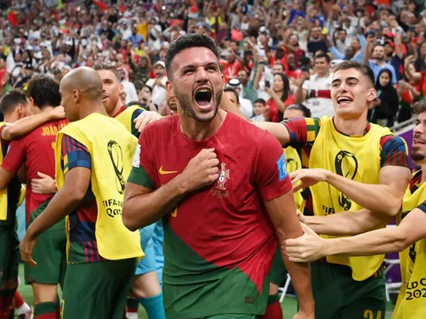 NÓNG! Vồ hụt Hojlund, PSG kích nổ bom tấn 80 triệu euro