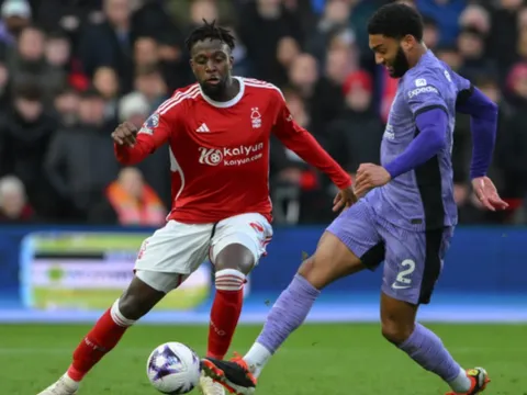 Tim Sherwood chỉ ra mắt xích yếu của Liverpool