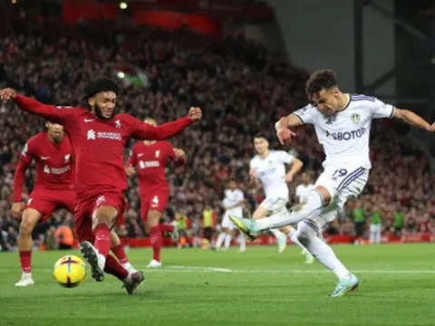 Carragher chê bai sao Liverpool