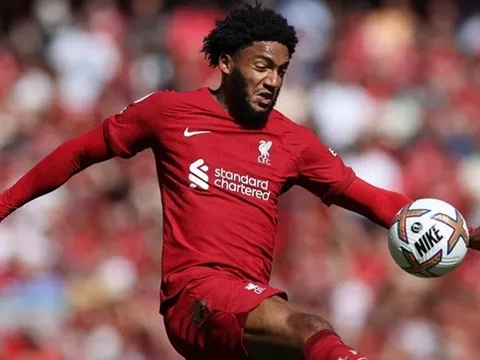 Trung vệ đá trận cuối cho Liverpool