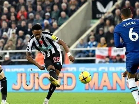 Graham Potter giải thích lý do bỏ qua Aubameyang