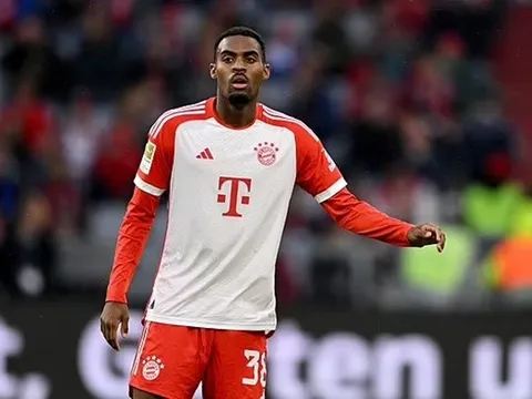 Gravenberch chuẩn bị khiến Man Utd bẽ mặt