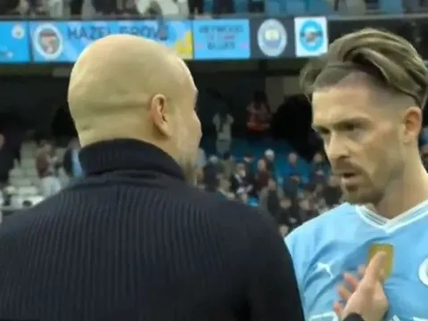 Grealish cam chịu, nghe Guardiola khiển trách