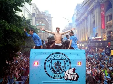 Grealish, Haaland dẫn đầu cuộc diễu hành lịch sử của Man City