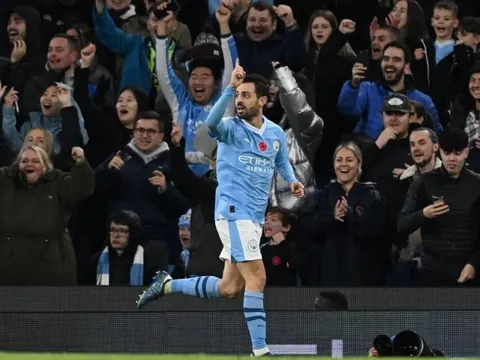 Guardiola: "Bàn thắng đó làm tôi nhớ đến Messi"