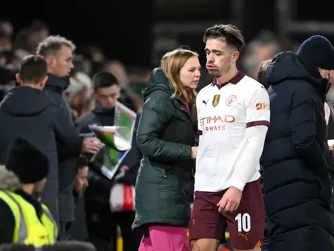 Guardiola khiến Man City lo sốt vó về Grealish