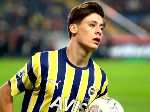 NÓNG! "Cú lừa" Arda Guler xuất hiện ở Arsenal