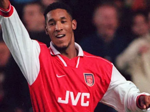 'Tại Arsenal, cậu ấy thậm chí còn xuất sắc hơn Ronaldo'