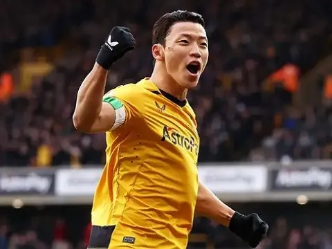 Pep bị chế nhạo vì quên tên cầu thủ khiến Man City thua trận