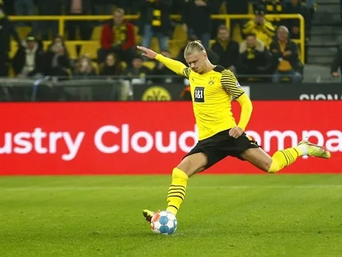 Haaland lập cú đúp trong chiến thắng 3-0 của Dortmund