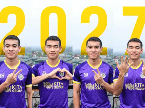 Hà Nội FC công bố hợp đồng mới với Văn Toàn