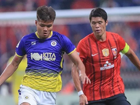 Hà Nội phơi áo trước Urawa Red