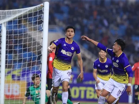 Urawa Reds trảm tướng; Nhân tố Việt kiều ghi bàn cho ĐT Mỹ