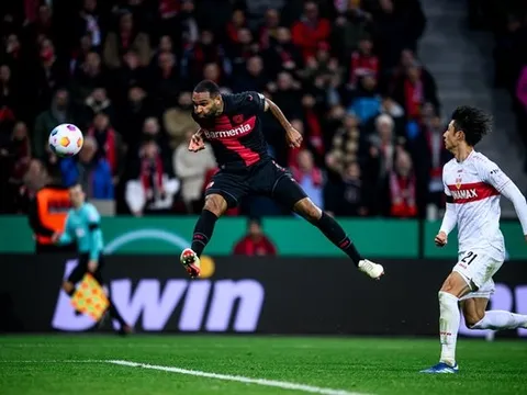 Hạ Stuttgart, Leverkusen lập cột mốc khủng