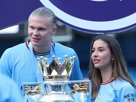 Haaland giới thiệu bạn gái trong ngày Man City nâng cúp vô địch
