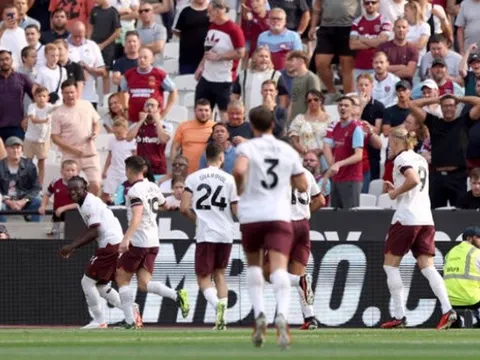 Haaland giúp Man City ngược dòng; Tottenham hồi sinh ở phút bù giờ