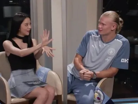 Haaland lại gây bão, tái hiện vũ điệu Flower đặc trưng của Jisoo