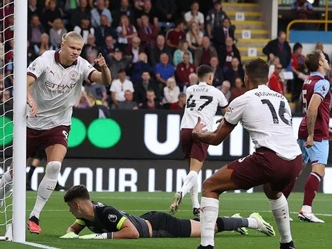 Haaland lập cú đúp, Man City thắng giòn giã ngày ra quân