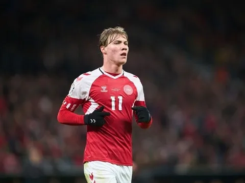 "Haaland mới" đã bắn tín hiệu cho Man Utd