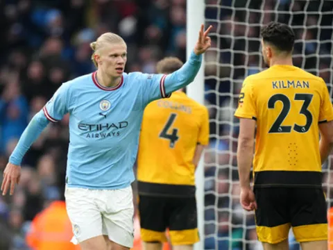 Haaland nổ hat-trick, Man City ''phả hơi nóng'' vào Arsenal