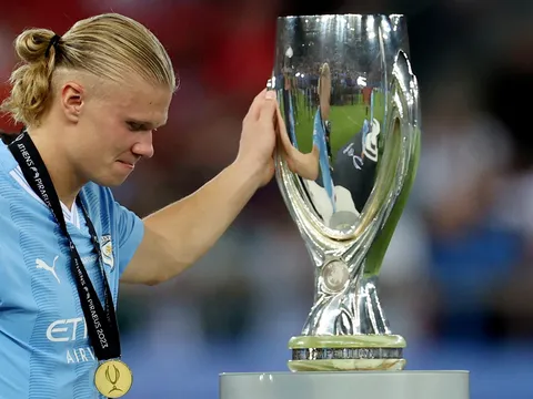 Cựu sao M.U nêu lý do Haaland xứng giành QBV hơn Messi