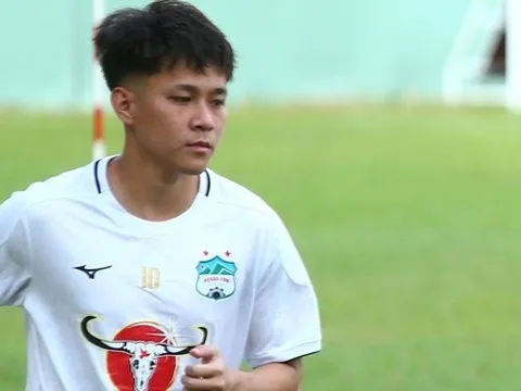 HAGL cho mượn người kế thừa Công Phượng