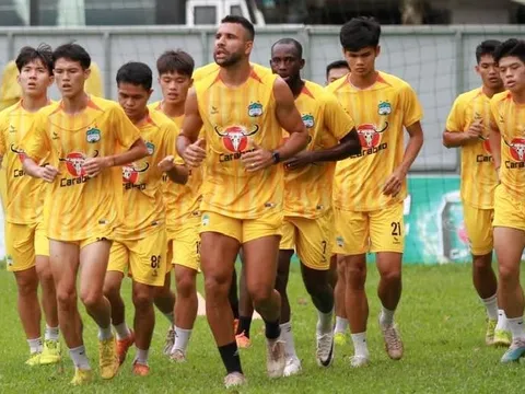 HAGL công bố danh sách chính thức dự V-League 2023/24: Số 10 tưởng lạ mà quen